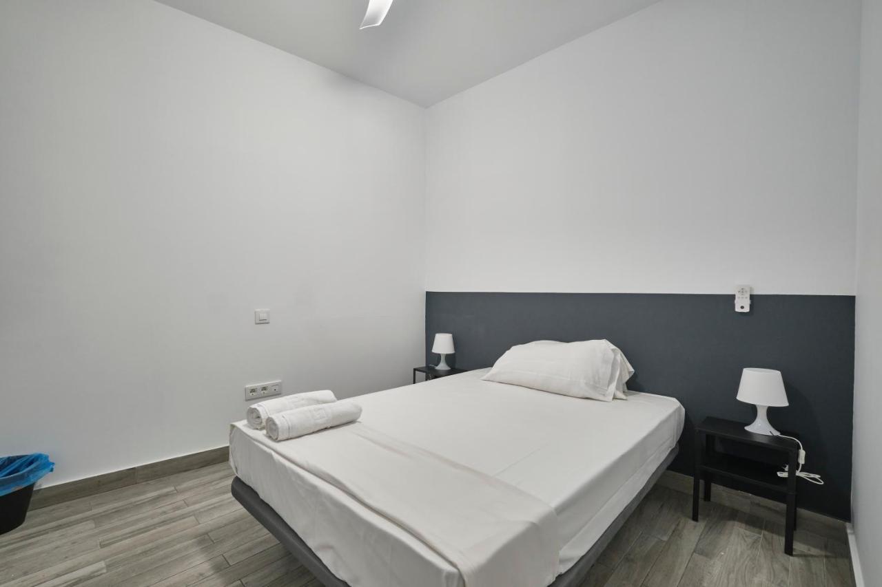 Nunez De Arce Habitaciones Madrid Kültér fotó