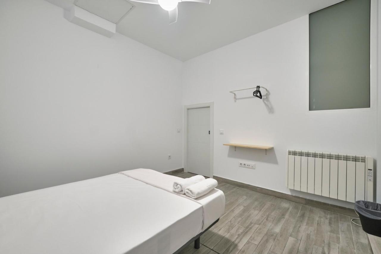 Nunez De Arce Habitaciones Madrid Kültér fotó