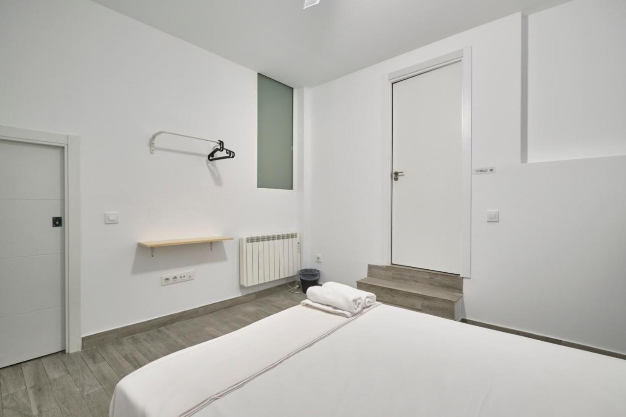 Nunez De Arce Habitaciones Madrid Kültér fotó