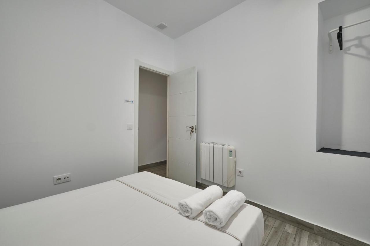 Nunez De Arce Habitaciones Madrid Kültér fotó