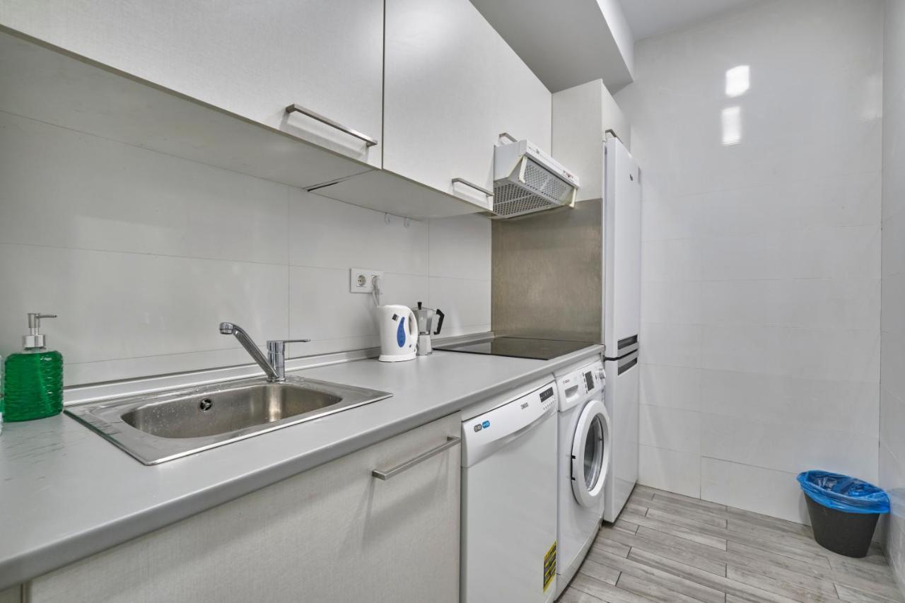 Nunez De Arce Habitaciones Madrid Kültér fotó