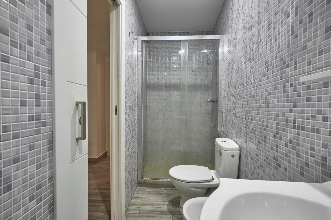 Nunez De Arce Habitaciones Madrid Kültér fotó